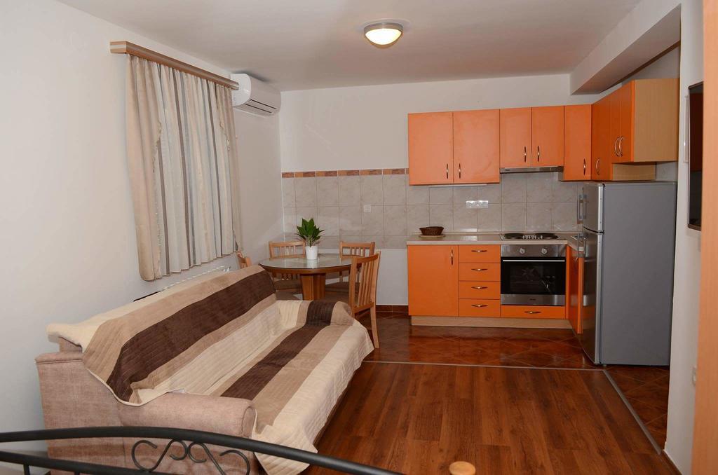 Apartment Split *